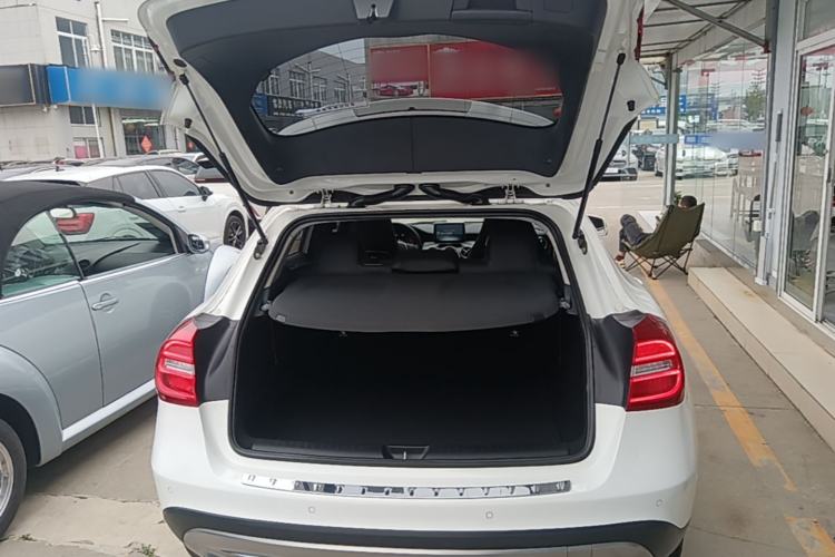 Used Mercedes-Benz GLA 2016 GLA 220 4MATIC Fashion Edition Trunk