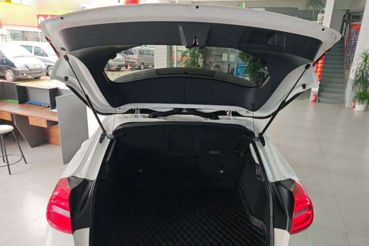 Used Mercedes-Benz GLA 2016 GLA 200 Fashion Model Trunk