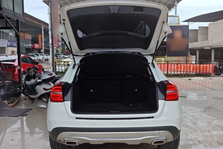 Used Mercedes-Benz GLA 2016 GLA 200 Fashion Model Trunk