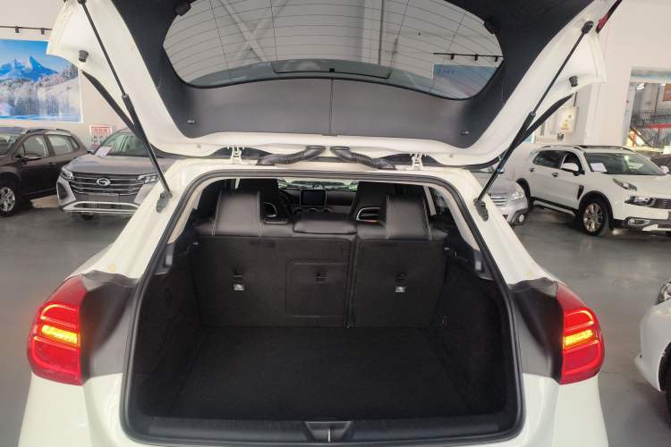 Used Mercedes-Benz GLA 2016 GLA 200 Fashion Model Trunk