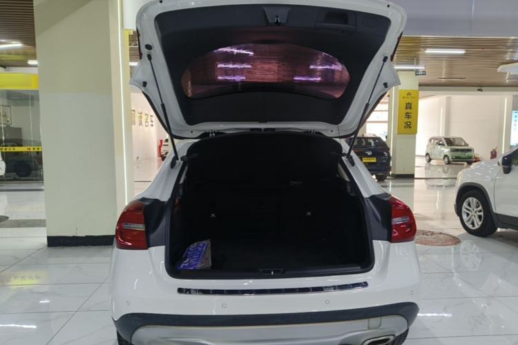 Used Mercedes-Benz GLA 2016 GLA 220 4MATIC Fashion Edition Trunk