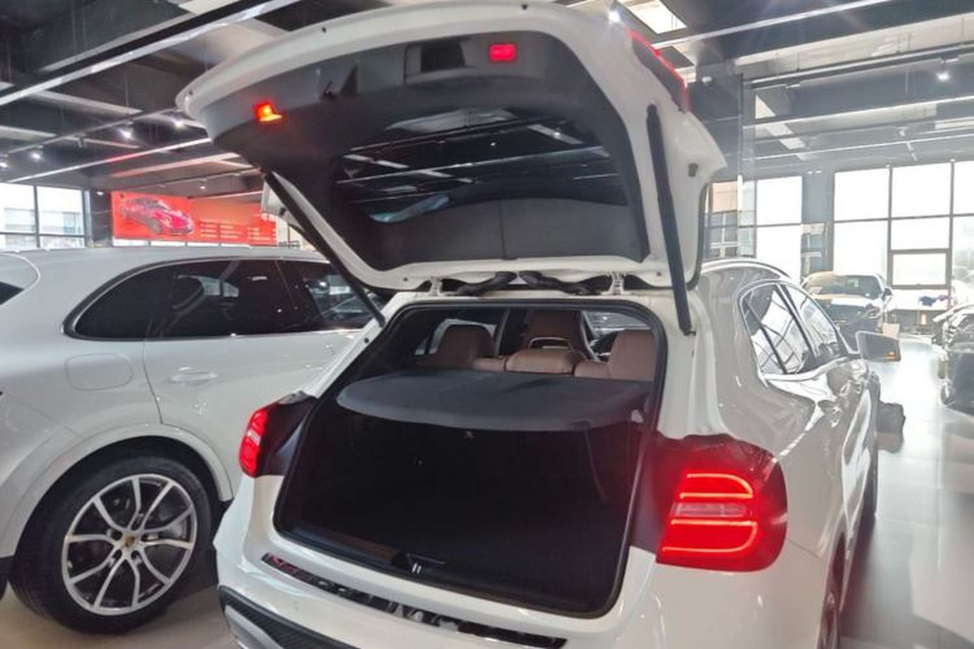 Used Mercedes-Benz GLA 2016 GLA 260 4MATIC Sport Edition Trunk