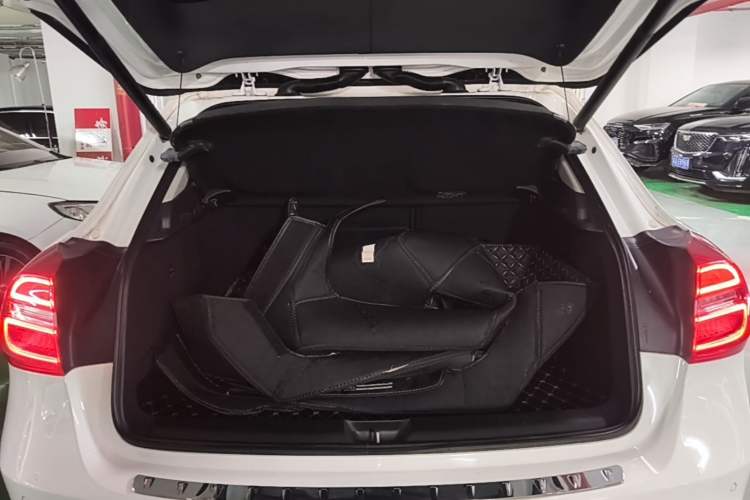 Used Mercedes-Benz GLA 2016 GLA 200 Fashion Model Trunk