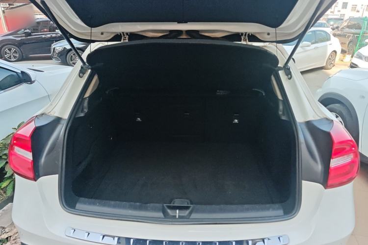 Used Mercedes-Benz GLA 2016 GLA 200 Fashion Model Trunk