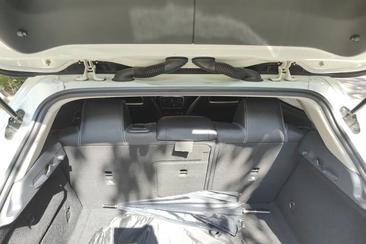 Used Mercedes-Benz GLA 2016 GLA 200 Fashion Model Trunk