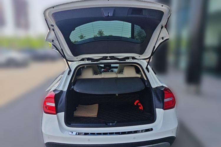 Used Mercedes-Benz GLA 2016 GLA 200 Fashion Model Trunk