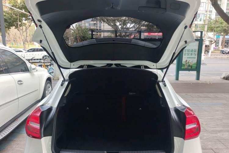 Used Mercedes-Benz GLA 2016 GLA 200 Fashion Model Trunk