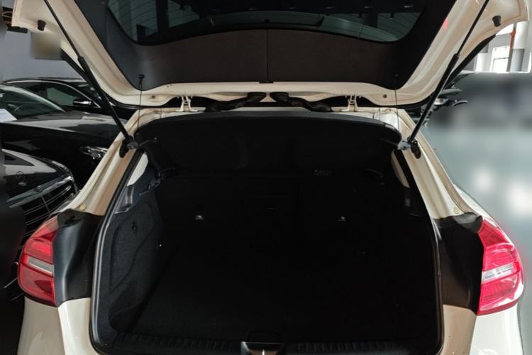 Used Mercedes-Benz GLA 2016 GLA 220 4MATIC Fashion Edition Trunk