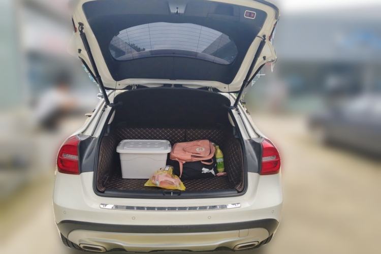 Used Mercedes-Benz GLA 2016 GLA 200 Fashion Model Trunk