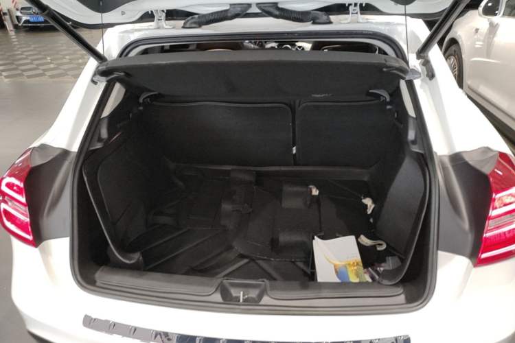 Used Mercedes-Benz GLA 2016 GLA 200 Fashion Model Trunk
