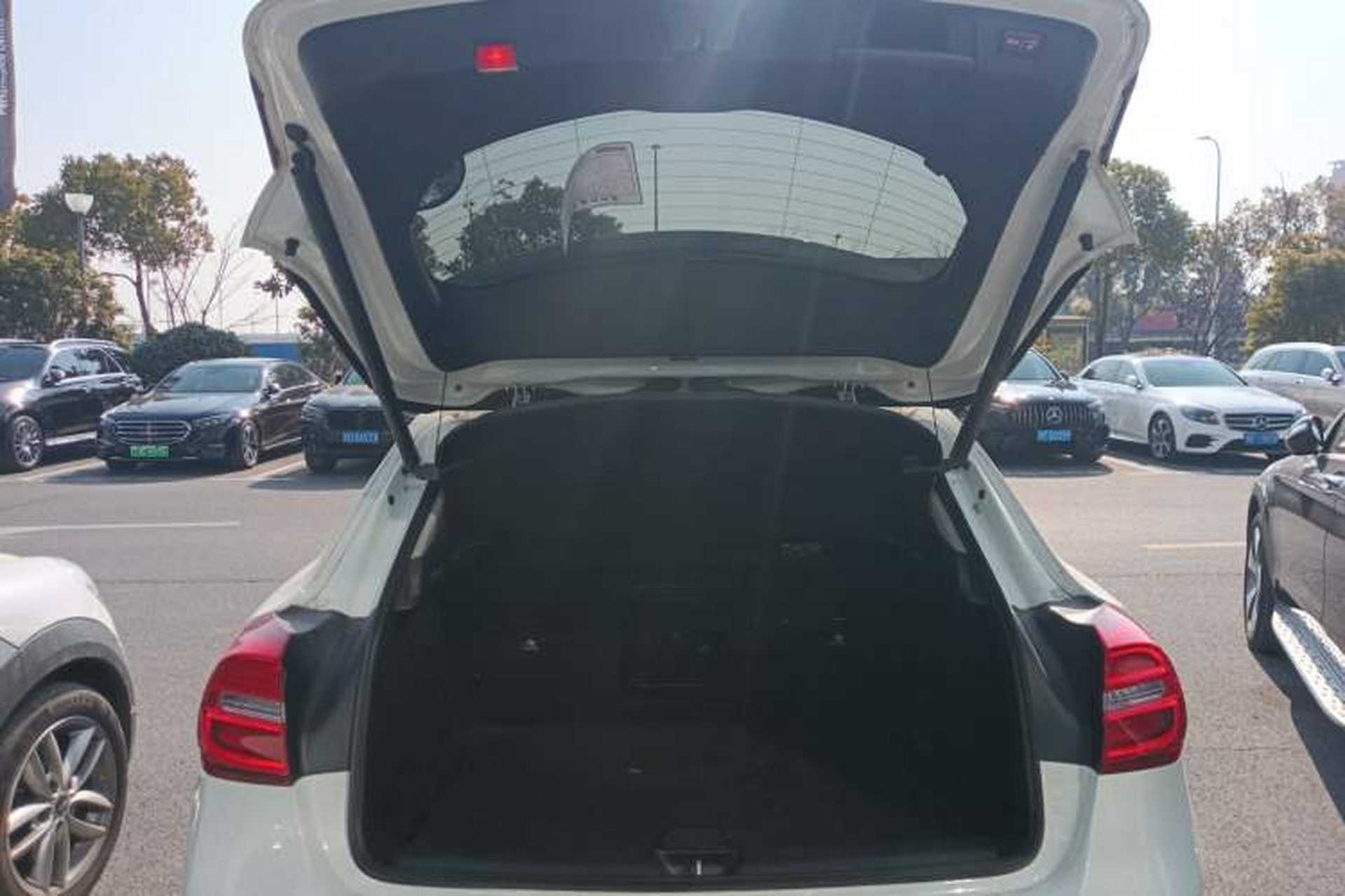 Used Mercedes-Benz GLA 2016 GLA 220 4MATIC Luxury Model Trunk