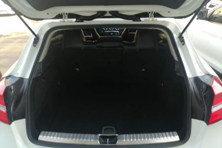 Used Mercedes-Benz GLA 2016 GLA 220 4MATIC Fashion Edition Trunk
