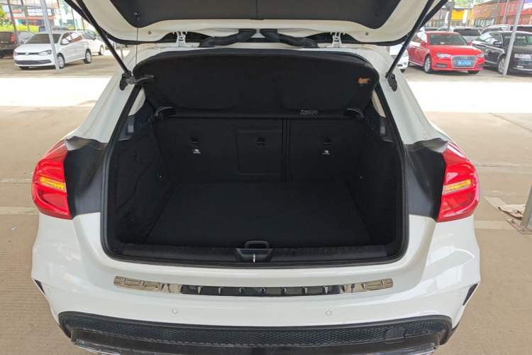 Used Mercedes-Benz GLA 2016 GLA 220 4MATIC Fashion Edition Trunk