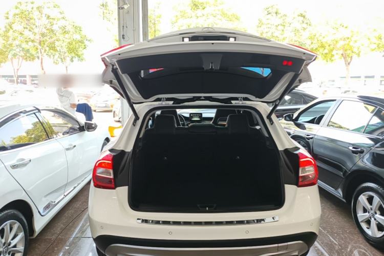 Used Mercedes-Benz GLA 2016 GLA 200 Sport Edition Trunk