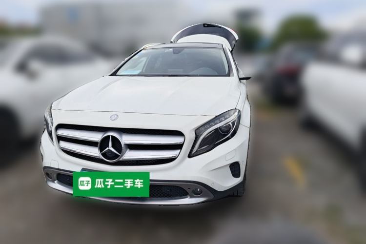 Used Mercedes-Benz GLA 2016 GLA 200 Fashion Model Guazi used car, China used car export, Used car for sale, Used cars, Cheapest cars for sale