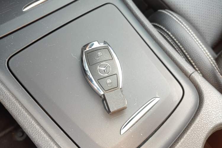 Used Mercedes-Benz GLA 2016 GLA 200 Fashion Model Vehicle Key