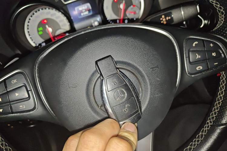 Used Mercedes-Benz GLA 2016 GLA 200 Fashion Model Vehicle Key
