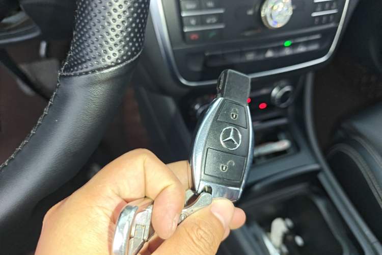 Used Mercedes-Benz GLA 2016 GLA 200 Sport Edition Vehicle Key