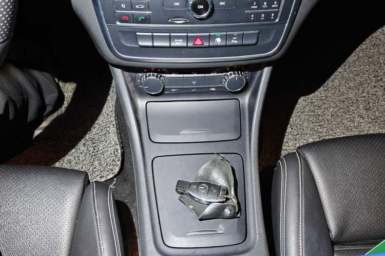 Used Mercedes-Benz GLA 2016 GLA 200 Sport Edition Vehicle Key