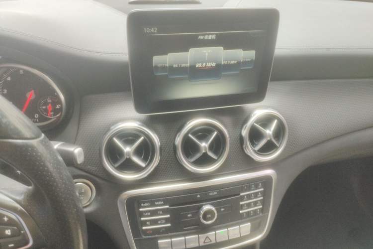 Used Mercedes-Benz GLA 2017 GLA 200 Fashion Model Audio And AC Panel
