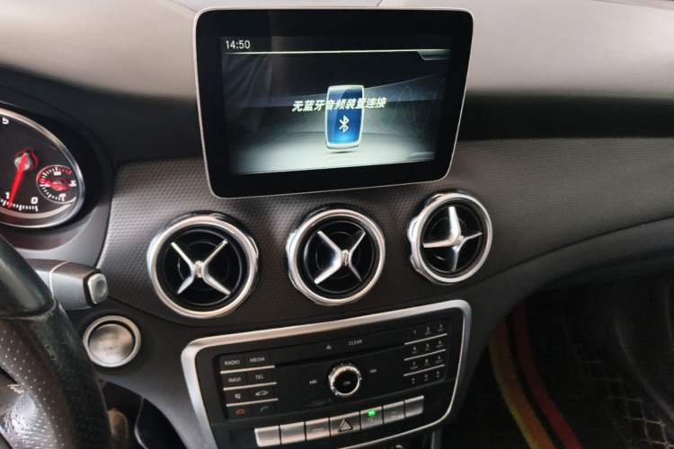Used Mercedes-Benz GLA 2017 GLA 200 Sport Edition Audio And AC Panel