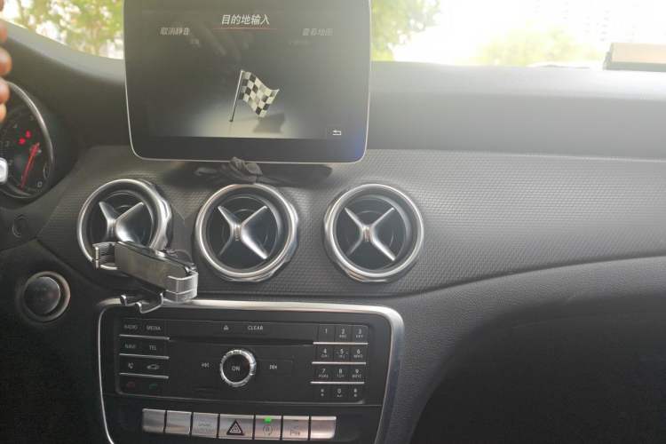 Used Mercedes-Benz GLA 2017 GLA 200 Sport Edition Audio And AC Panel