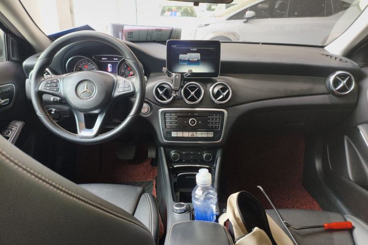 Used Mercedes-Benz GLA 2017 GLA 200 Fashion Model Center Console