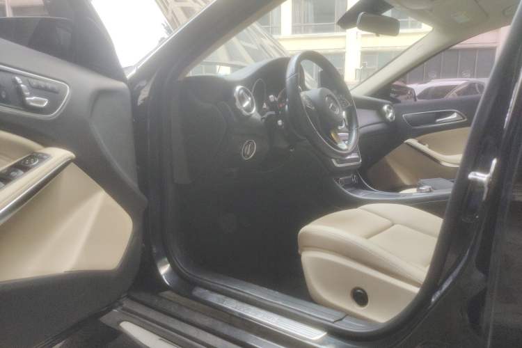 Used Mercedes-Benz GLA 2017 GLA 200 Fashion Model Driver Seat