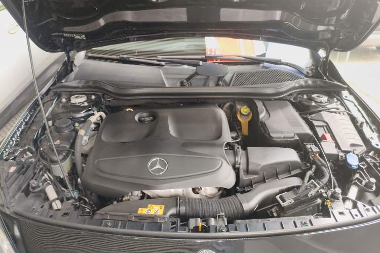 Used Mercedes-Benz GLA 2017 GLA 200 Fashion Model Engine Bay