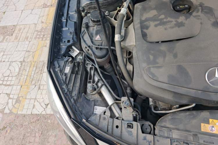 Used Mercedes-Benz GLA 2017 GLA 200 Fashion Model Engine Bay Right