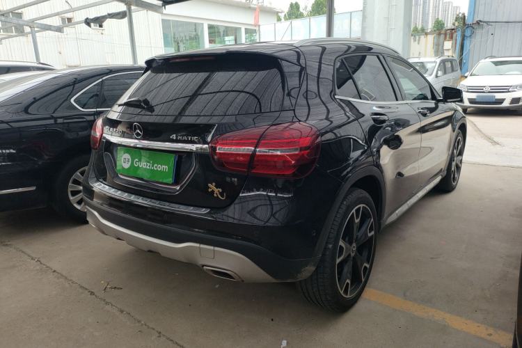 Used Mercedes-Benz GLA 2017 GLA 220 4MATIC Fashion Model Exterior 3