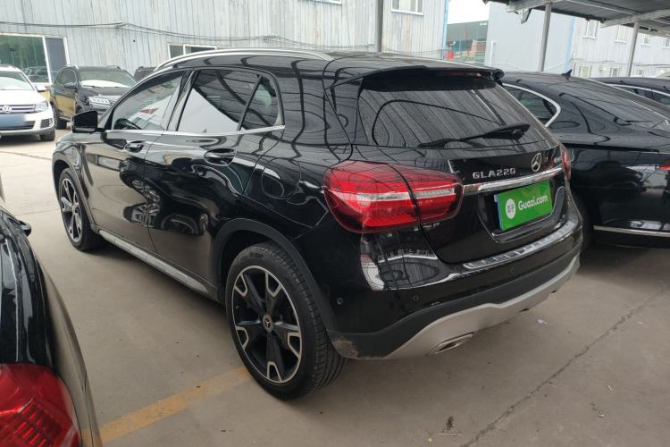 Used Mercedes-Benz GLA 2017 GLA 220 4MATIC Fashion Model Exterior 5