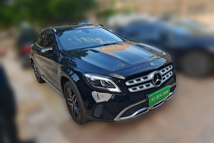 Used Mercedes-Benz GLA 2017 GLA 200 Fashion Model Front Right 45 Deg