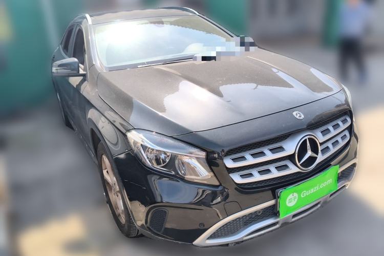 Used Mercedes-Benz GLA 2017 GLA 200 Sport Edition Front Right 45 Deg