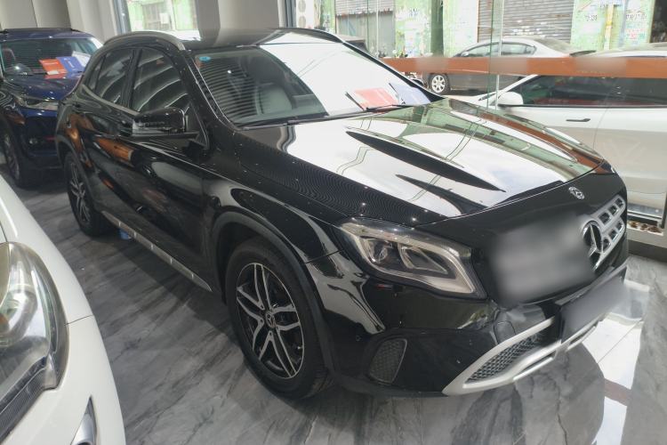 Used Mercedes-Benz GLA 2017 GLA 200 Fashion Model Front Right 45 Deg