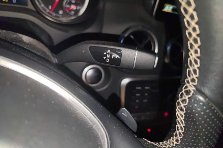Used Mercedes-Benz GLA 2017 GLA 220 4MATIC Fashion Model Gear Lever