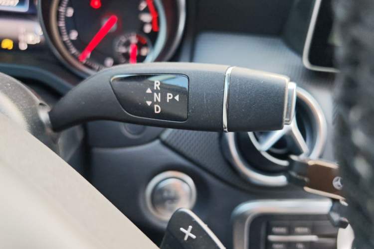Used Mercedes-Benz GLA 2017 GLA 200 Fashion Model Gear Lever