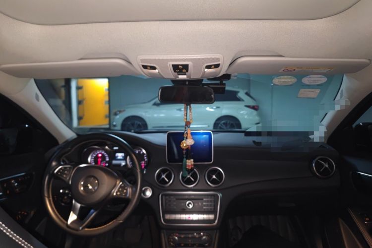 Used Mercedes-Benz GLA 2017 GLA 220 4MATIC Fashion Model Headliner