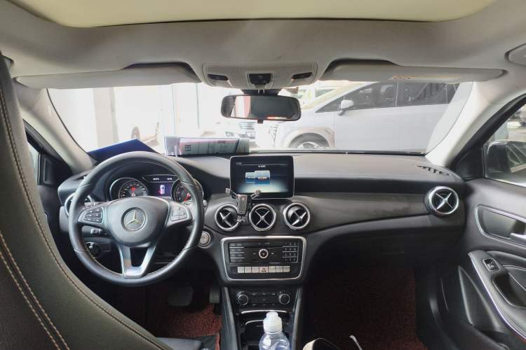 Used Mercedes-Benz GLA 2017 GLA 200 Fashion Model Headliner