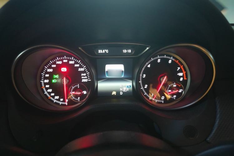 Used Mercedes-Benz GLA 2017 GLA 220 4MATIC Fashion Model Instrument Cluster