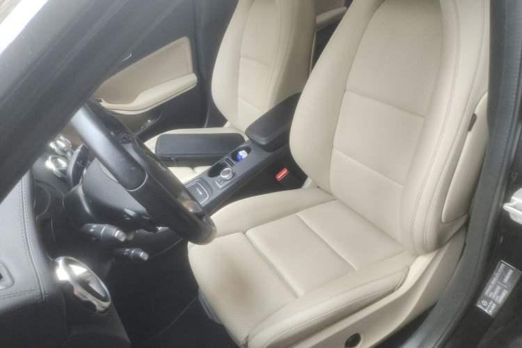 Used Mercedes-Benz GLA 2017 GLA 200 Fashion Model Left Front Seat