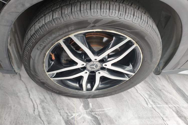 Used Mercedes-Benz GLA 2017 GLA 200 Fashion Model Left Front Wheel Hub