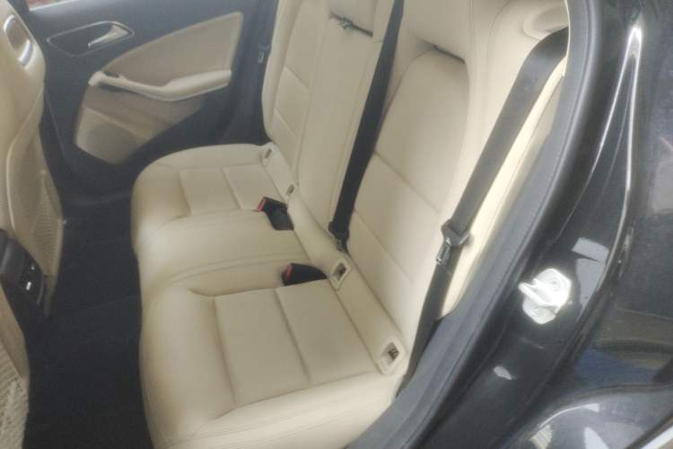 Used Mercedes-Benz GLA 2017 GLA 200 Fashion Model Left Rear Seat