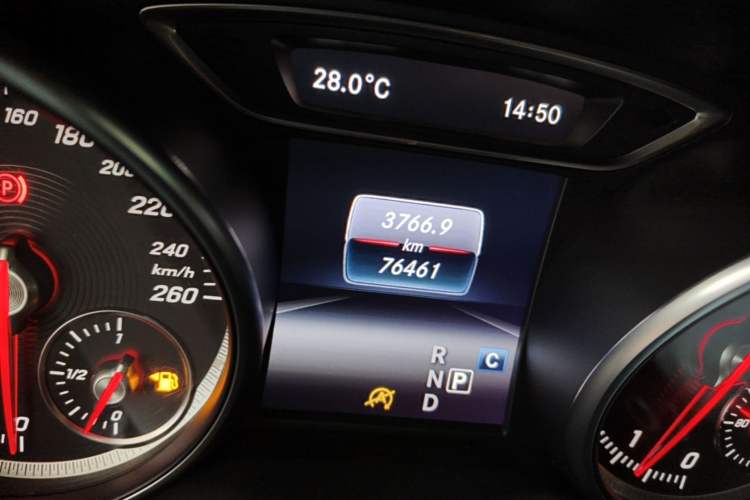 Used Mercedes-Benz GLA 2017 GLA 200 Sport Edition Odometer Close Up