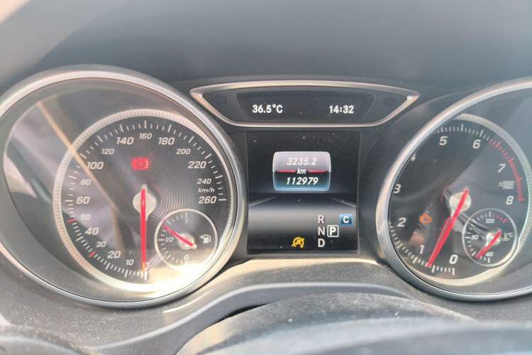 Used Mercedes-Benz GLA 2017 GLA 200 Sport Edition Odometer Close Up