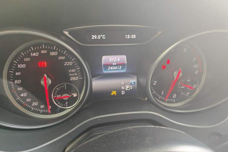 Used Mercedes-Benz GLA 2017 GLA 200 Sport Edition Odometer Close Up