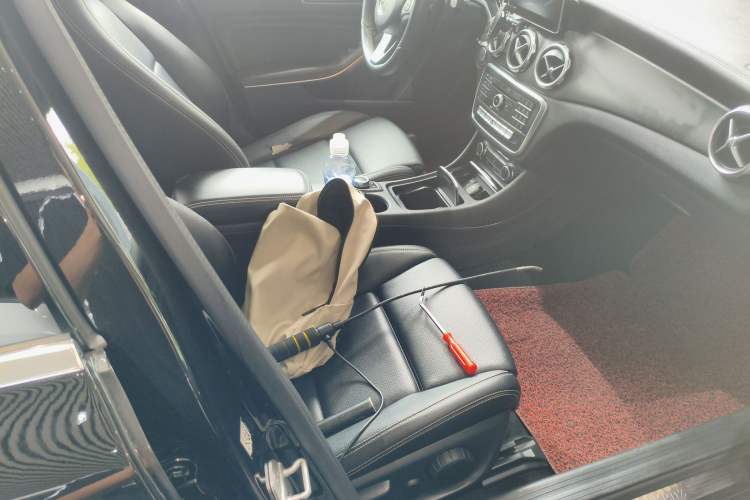 Used Mercedes-Benz GLA 2017 GLA 200 Fashion Model Right Front Seat