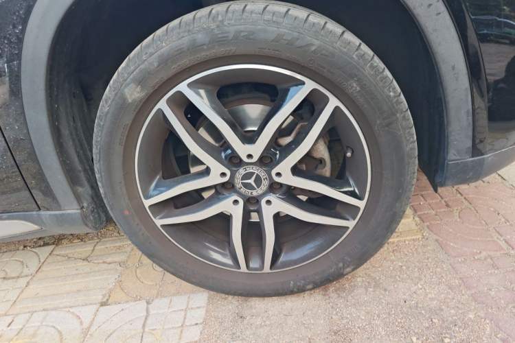 Used Mercedes-Benz GLA 2017 GLA 200 Fashion Model Right Front Wheel Hub