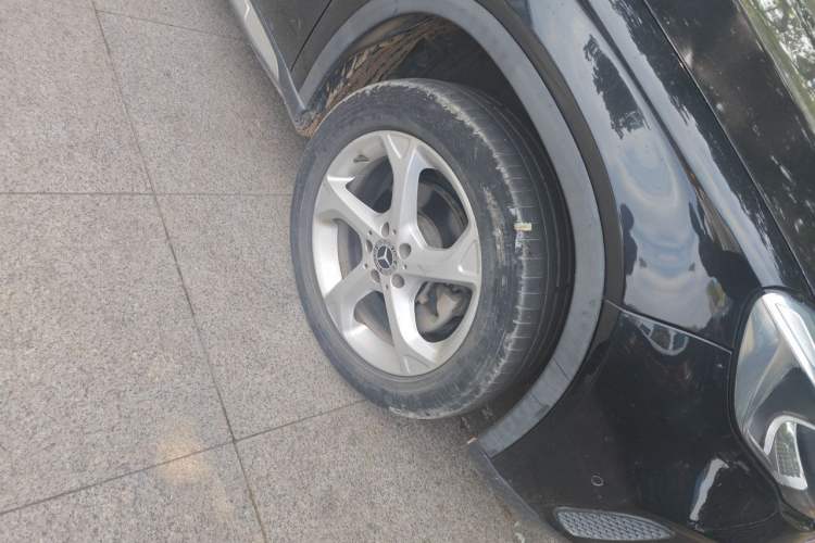 Used Mercedes-Benz GLA 2017 GLA 200 Sport Edition Right Front Wheel Hub