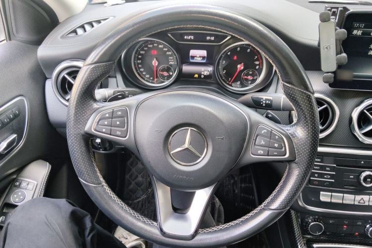 Used Mercedes-Benz GLA 2017 GLA 200 Fashion Model Steering Wheel